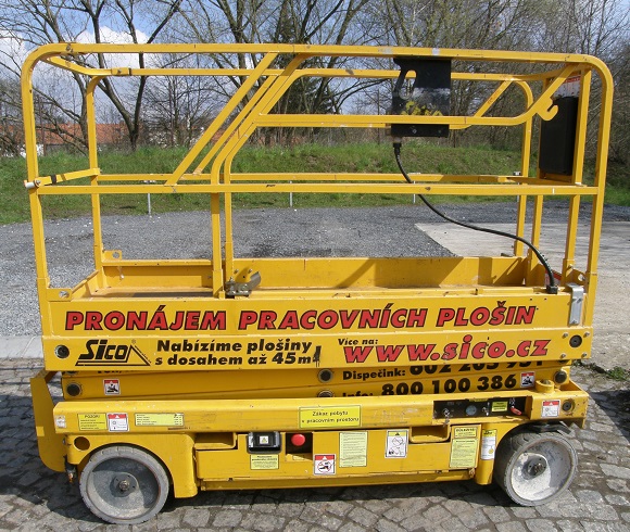 Akumulátorová nůžková pracovní plošina COMPACT 8